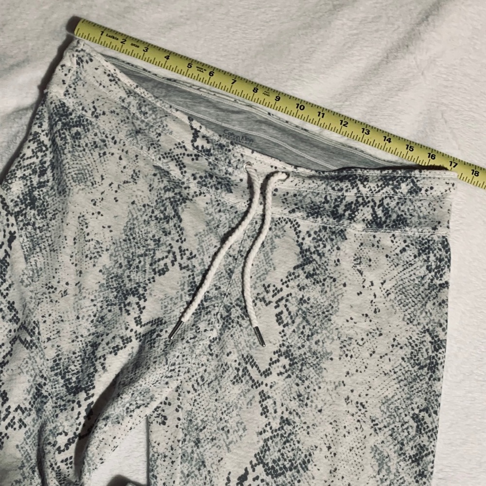 Calvin Klein Black White Python Print Capri Pant L - image 6
